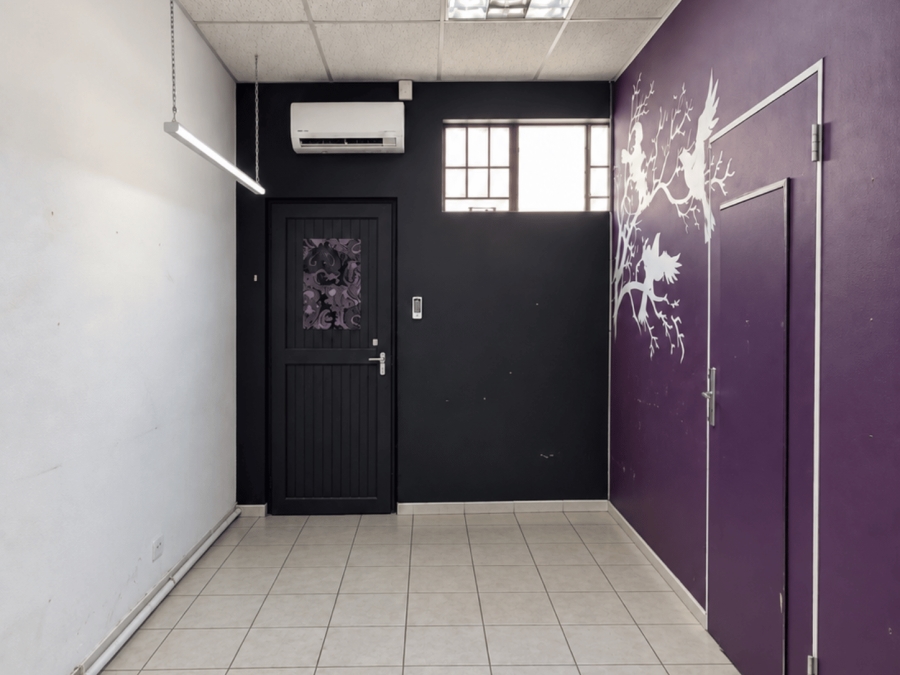 To Let Commercial Property for Rent in Vincent Eastern Cape